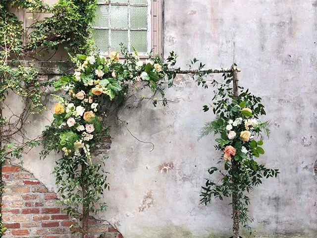 What Makes A Good Floral Wedding Arch