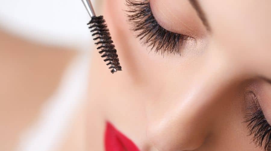 The Benefits of Switching to Organic Mascara for Healthier Lashes