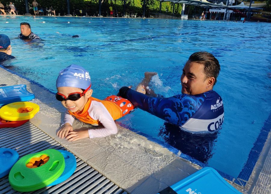 Benefits of Enrolling in Swimming Class Programs